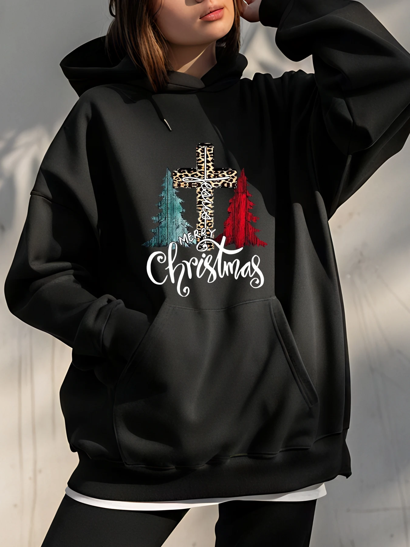 Sudadera con capucha con estampado navideño estilo informal con diseño de cruces y árboles para mujer trajes de invierno ropa de calle moda