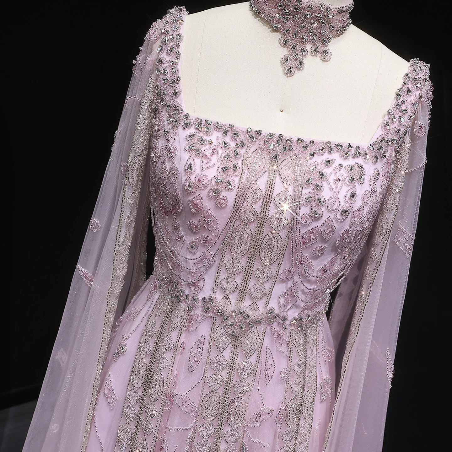 Sharon Said Elegantes Dubai Nude Arabisches Abendkleid mit Cape-Ärmeln Choker Weinrot Hochzeitsfeierkleider SS543 Maßanfertigung – Detail 22