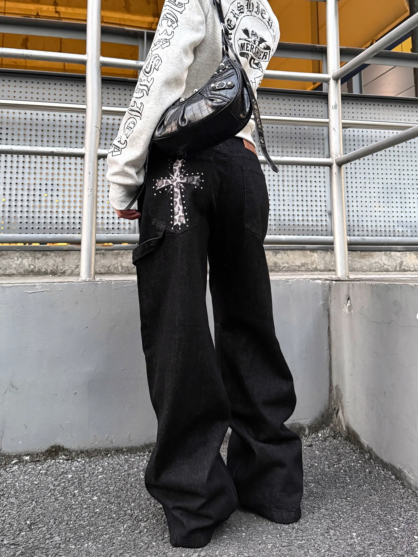 Retro American Street Leopard Print Cross Denim Jeans Loose Wide Leg Casual Trousers for Men And Women Summer Wear Resistant