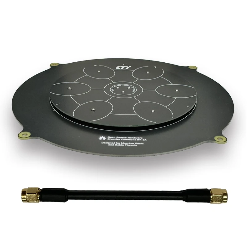 1PCS RC Fixed-Wing Plane Long-Range Flight Directional Circularly Polarized Antenna 5.8GHz 14dBi Triple Feed Patch Array Antenna