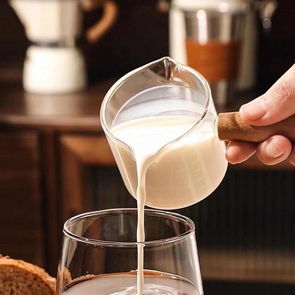 Hot selling Wooden Handle Hand-brew Coffee Machine Single/double-mouth Glass Coffee Measuring Cup Precise Scale, 750ML, Reusable