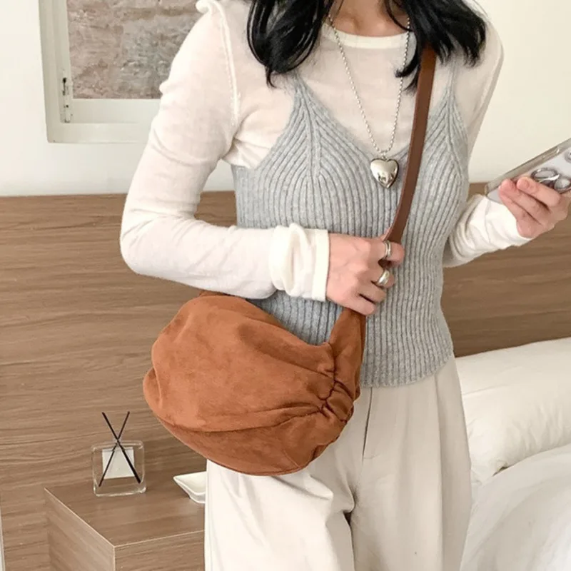 Koreańskie plisowane zamszowe torby na ramię dla kobiet 2024 Winter New Trend Y2K Female Crossbody Bag Handbags And Purse