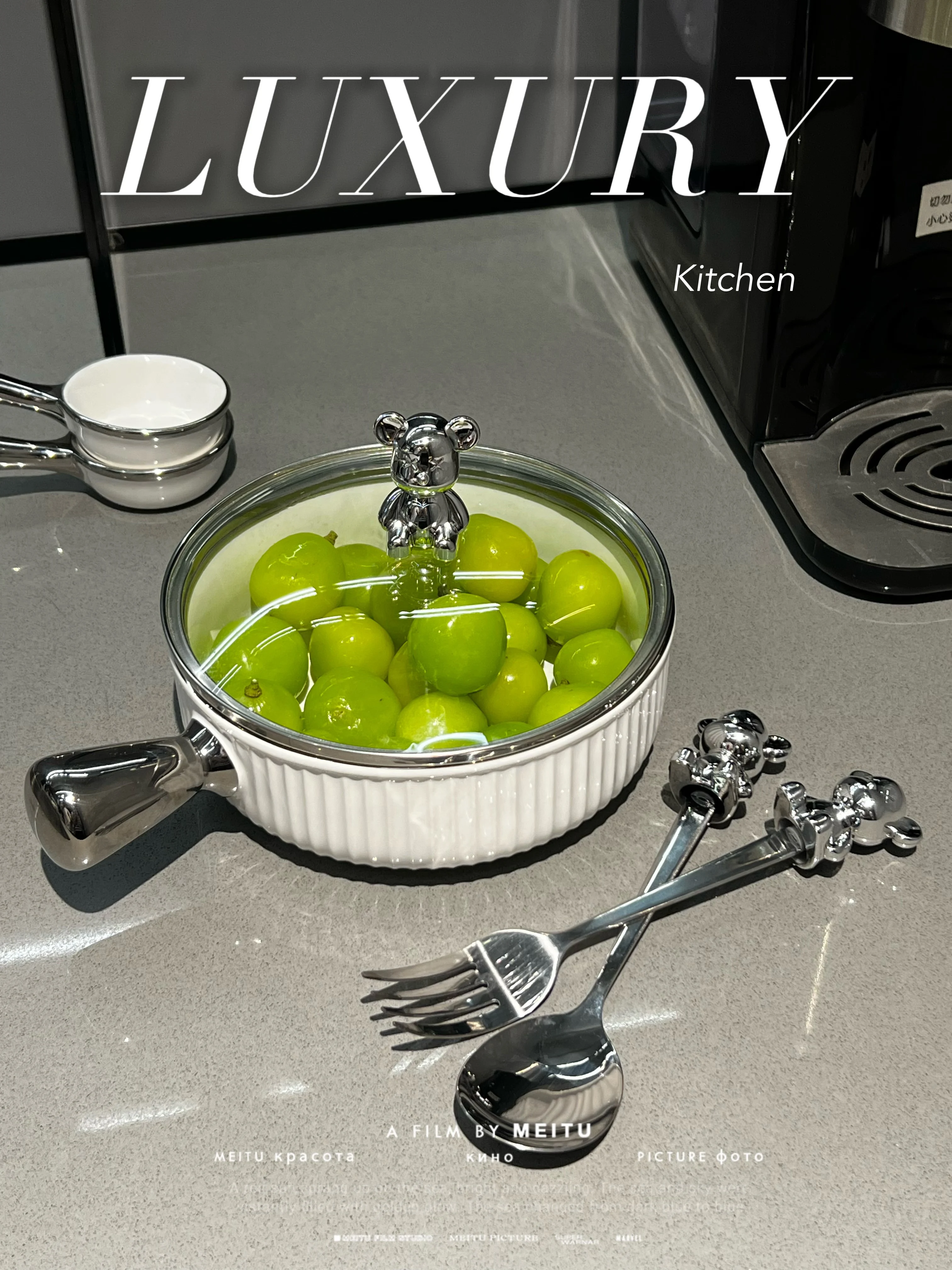 

Wyj New Light Luxury Fruit Bowl Handle Bowl