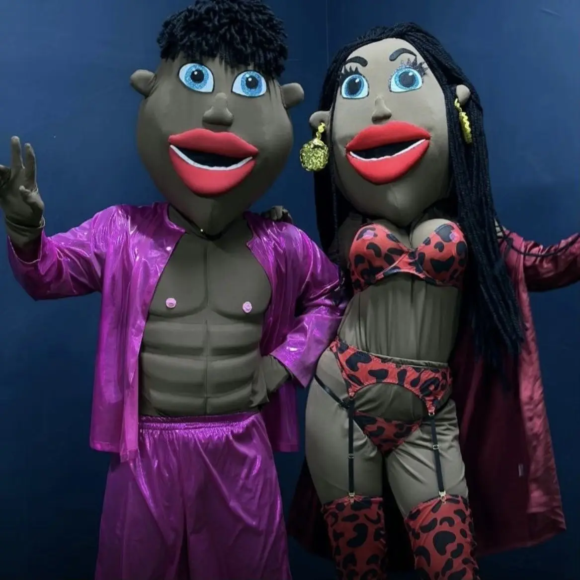 人形マスコット衣装漫画大人黒筋肉質の男コスプレスーツパーティークリスマスハロウィンカーニバルパフォーマンス衣装