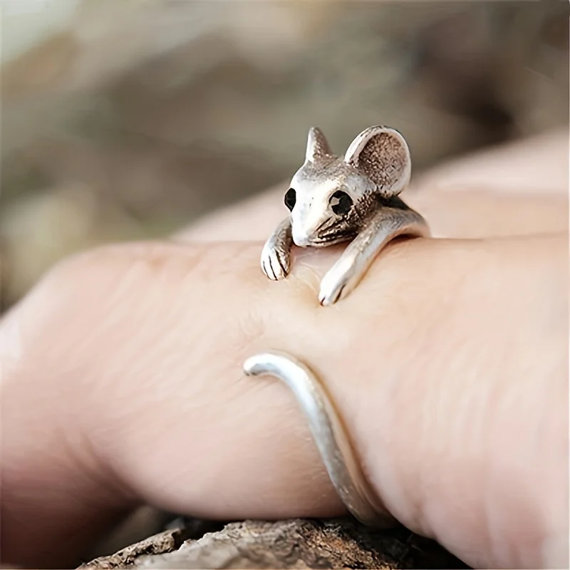 A Stylish Unisex Ring with A Cute And Small Mouse Design, Adjustable in Size,Black Synthetic Zircon​ Ring for Both Men And Women