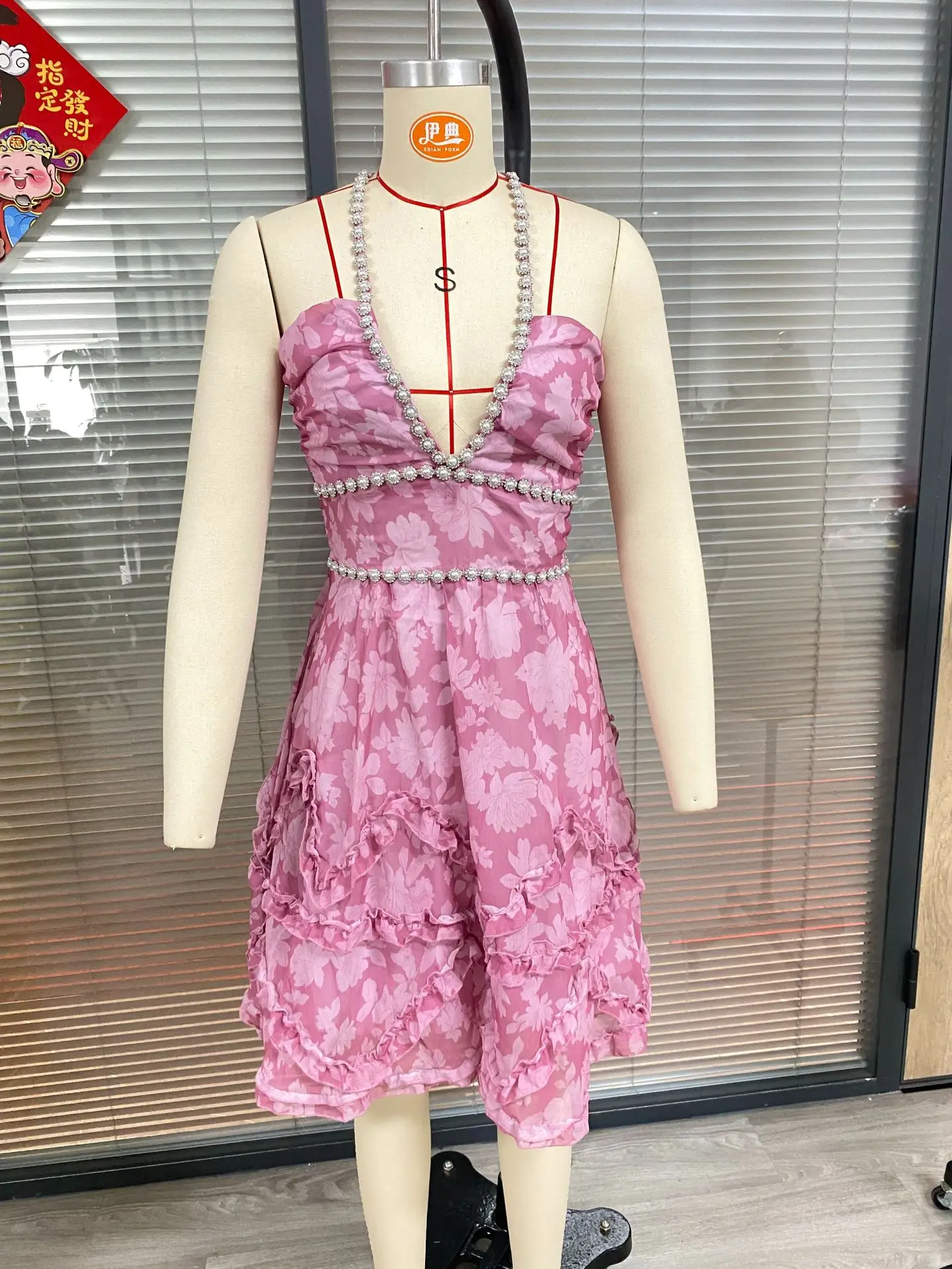 Moda impressão em camadas cinta vestidos primavera feminino sem mangas com decote em v vestido sem costas verão cintura alta pescoço montado mini vestido