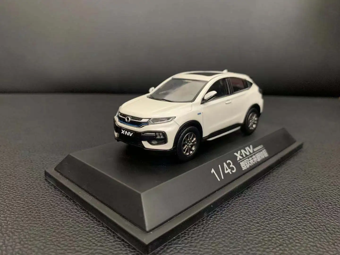 

Модель Dongfeng Honda XNV, белый 1:43 оригинальный X-NV сплав моделирование модель автомобиля игрушечный автомобиль