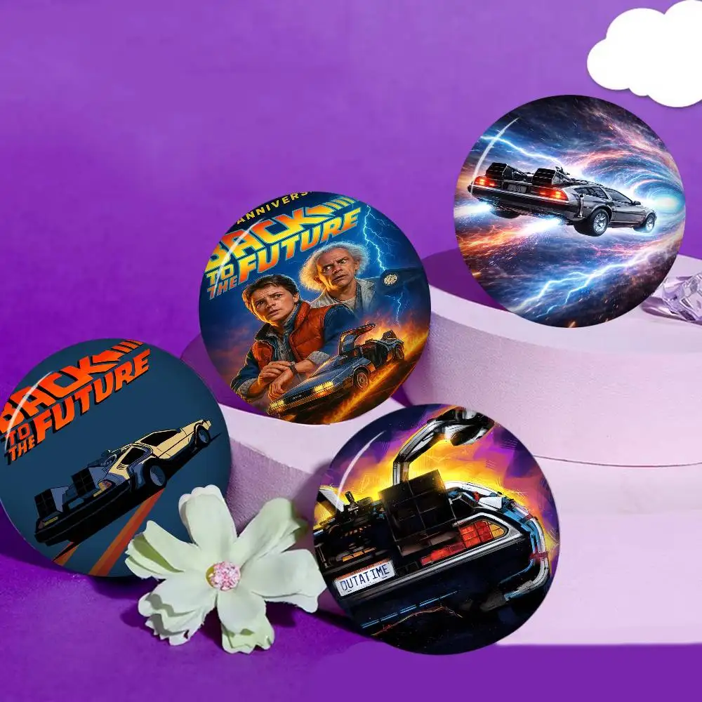 Clips de Películas Clásicas, Regreso al Futuro, Máquina del Tiempo Delorean, Nuevos Broches, Pin con Botón, Insignia, Colección Gamer, Regalos