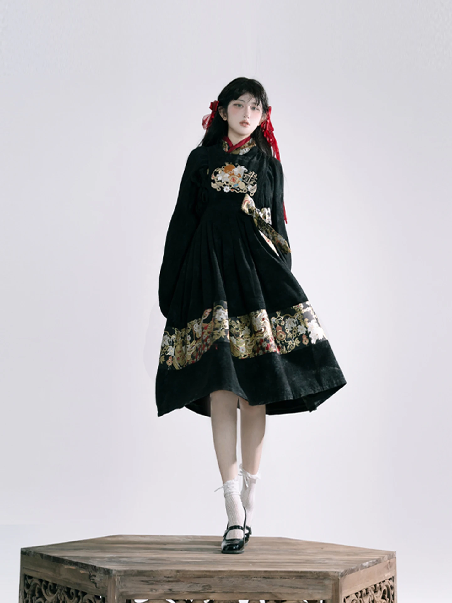 

Original Hanfu Women's Gold Embroidery ort Coat New Year's Clothes Autumn Winter Seasonal Traditional Chinese Costume