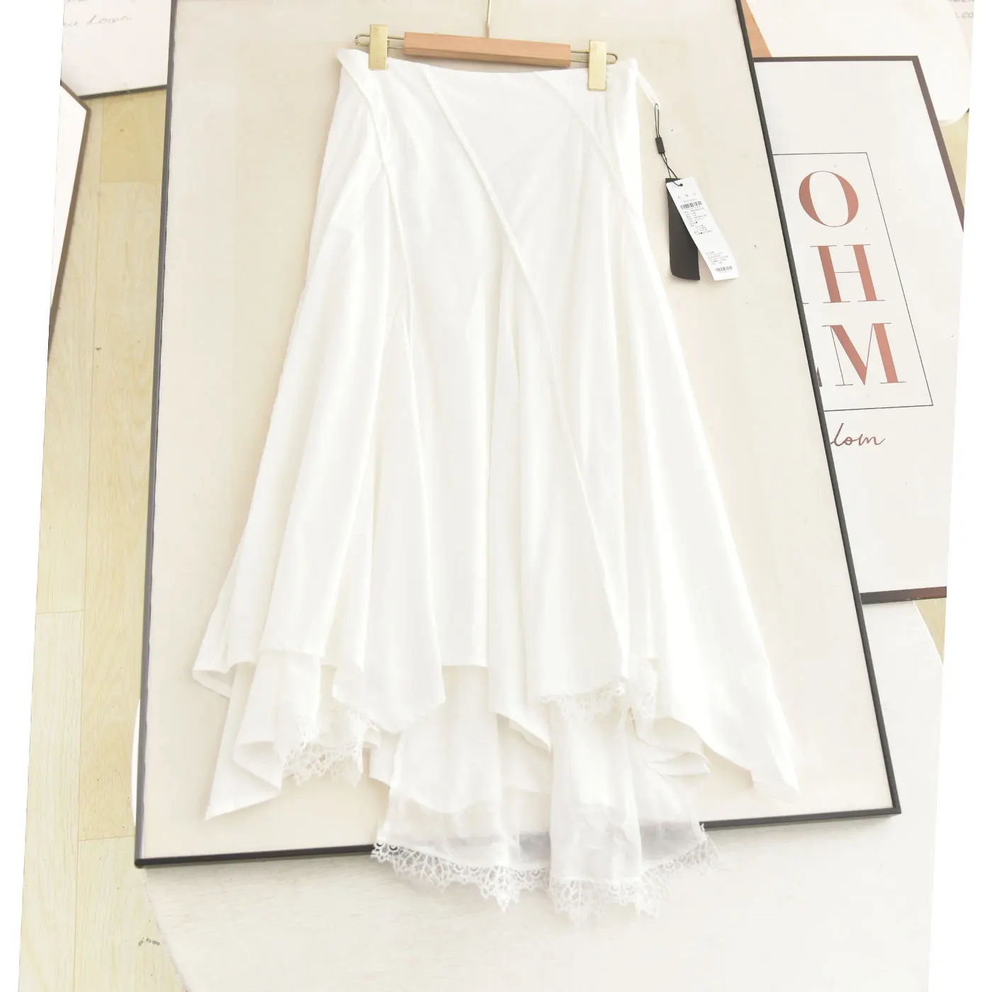 

Asymmetrical High Waist A-Line Skirt White Lace Splicing Design Ladylike Midi Skirt Elegant Uneven Half-length Skirt