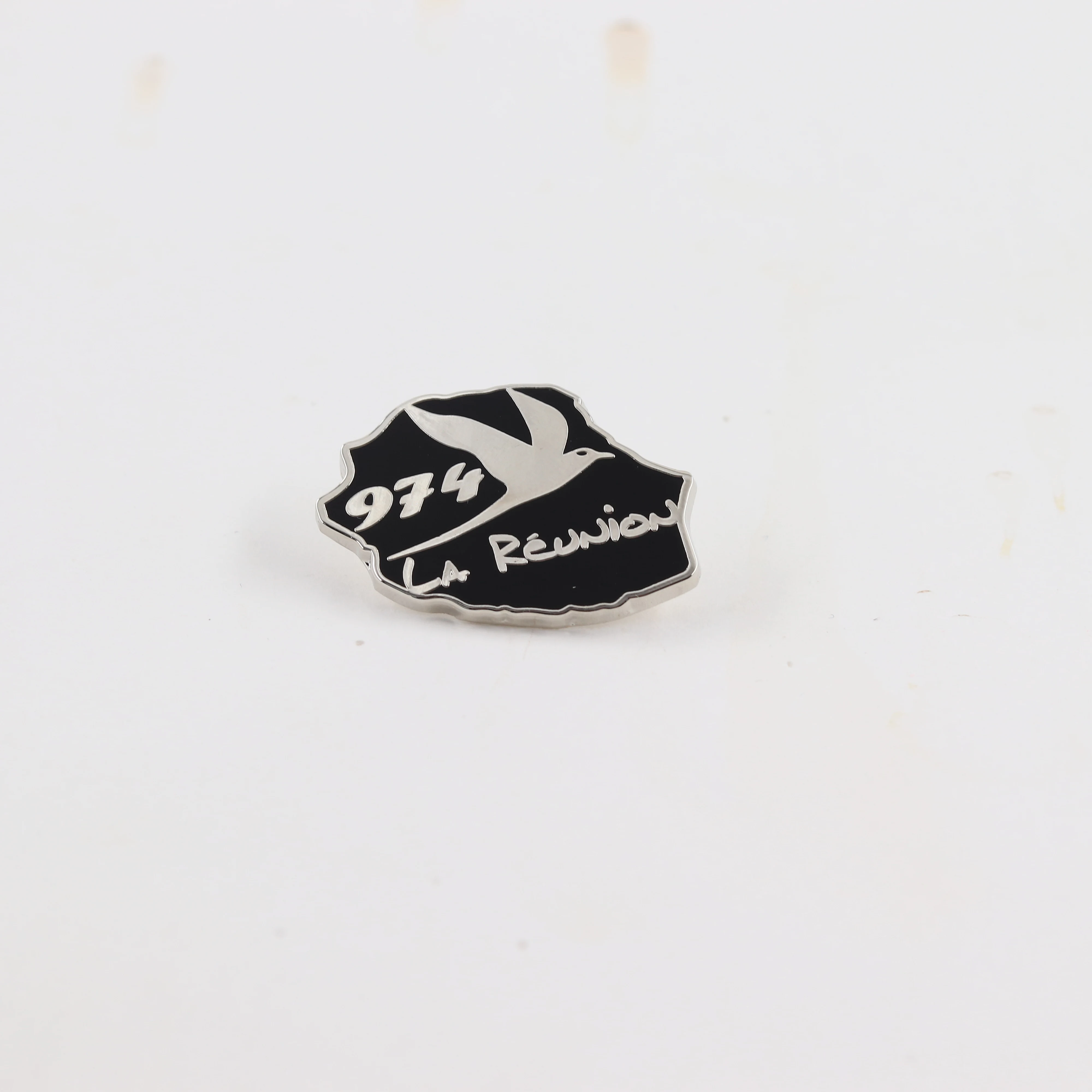 La Reunion 974 Inselkarte Emaille-Pins Kreative Paille-en-queue Vogel-Broschen Frankreich Übersee-Departement Abzeichen Rucksack Anstecknadel – Detail 10