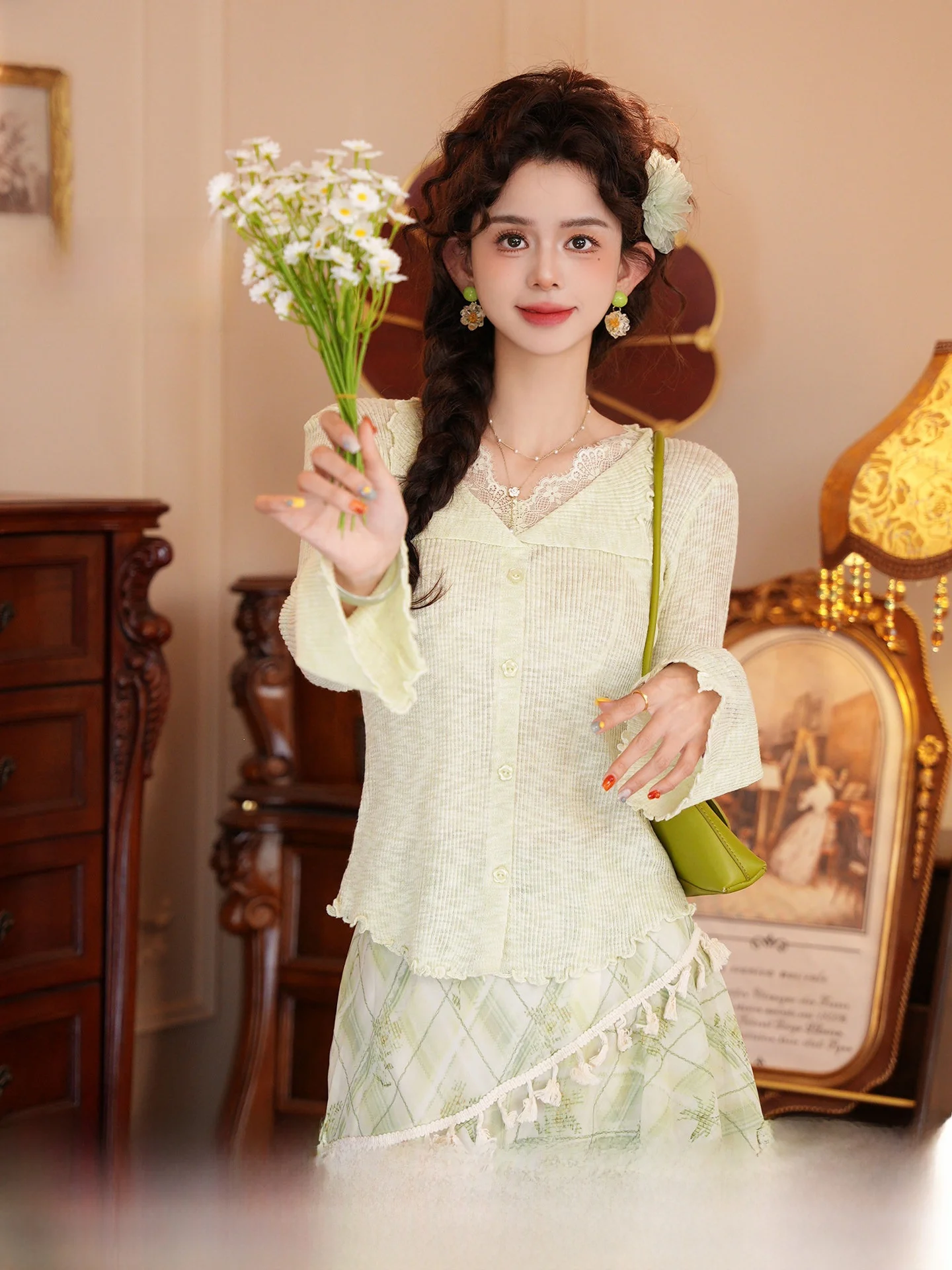 

Chen Jiajie Spring Field Atmosphere Lace Knitted Open Cardigan Women's New Splicing Versatile Top Women's Fashion Shirt