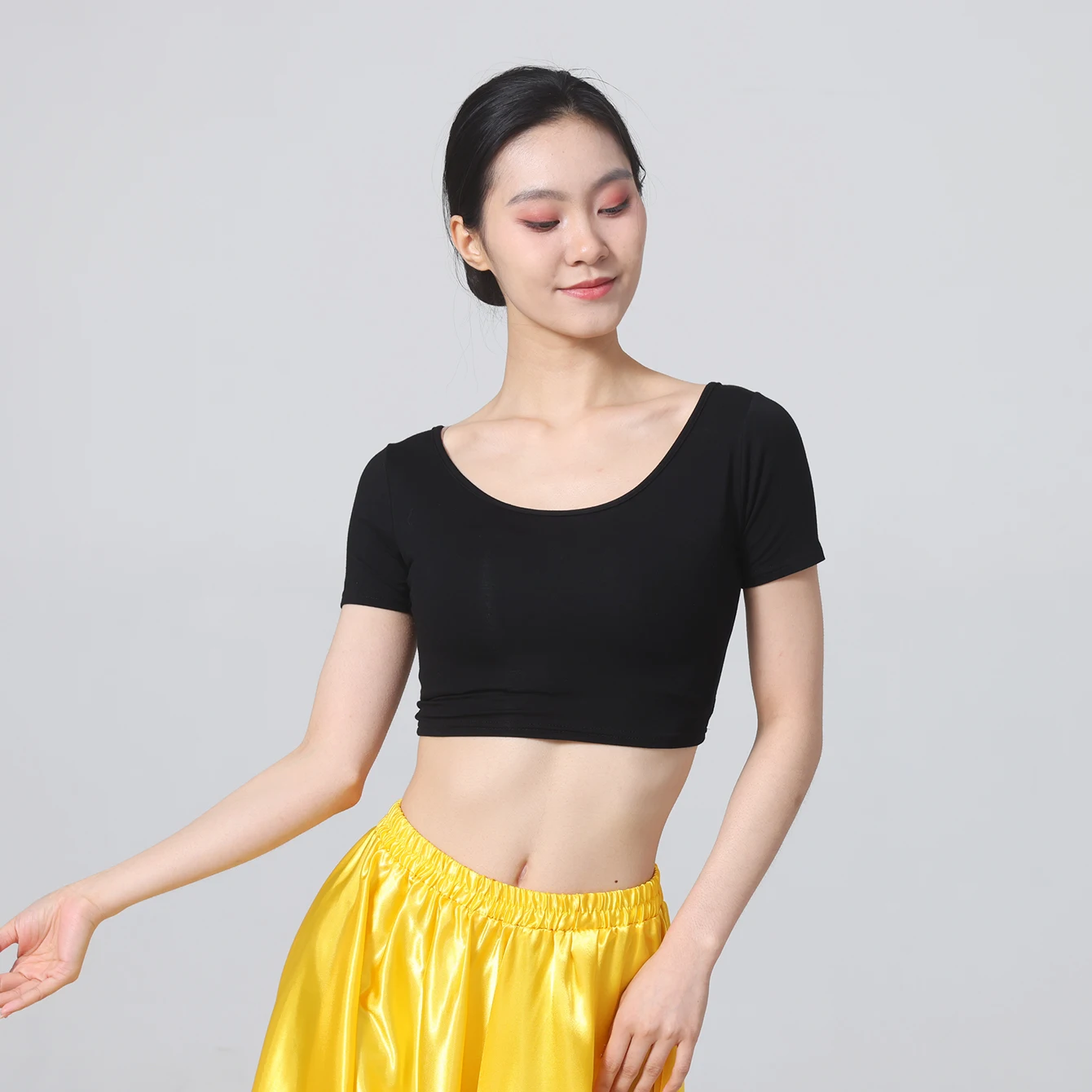 T-shirt sportiva da ballo a maniche corte con girocollo grande da donna 1 pezzo (disponibile in taglie forti)