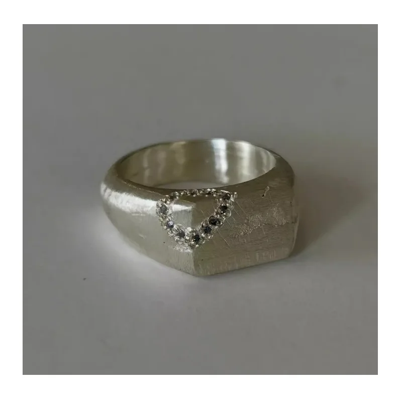 

New Popular Cool Inlaid Sapphire Ring Retro Old Silver High-end Temperament Unique Design Ring