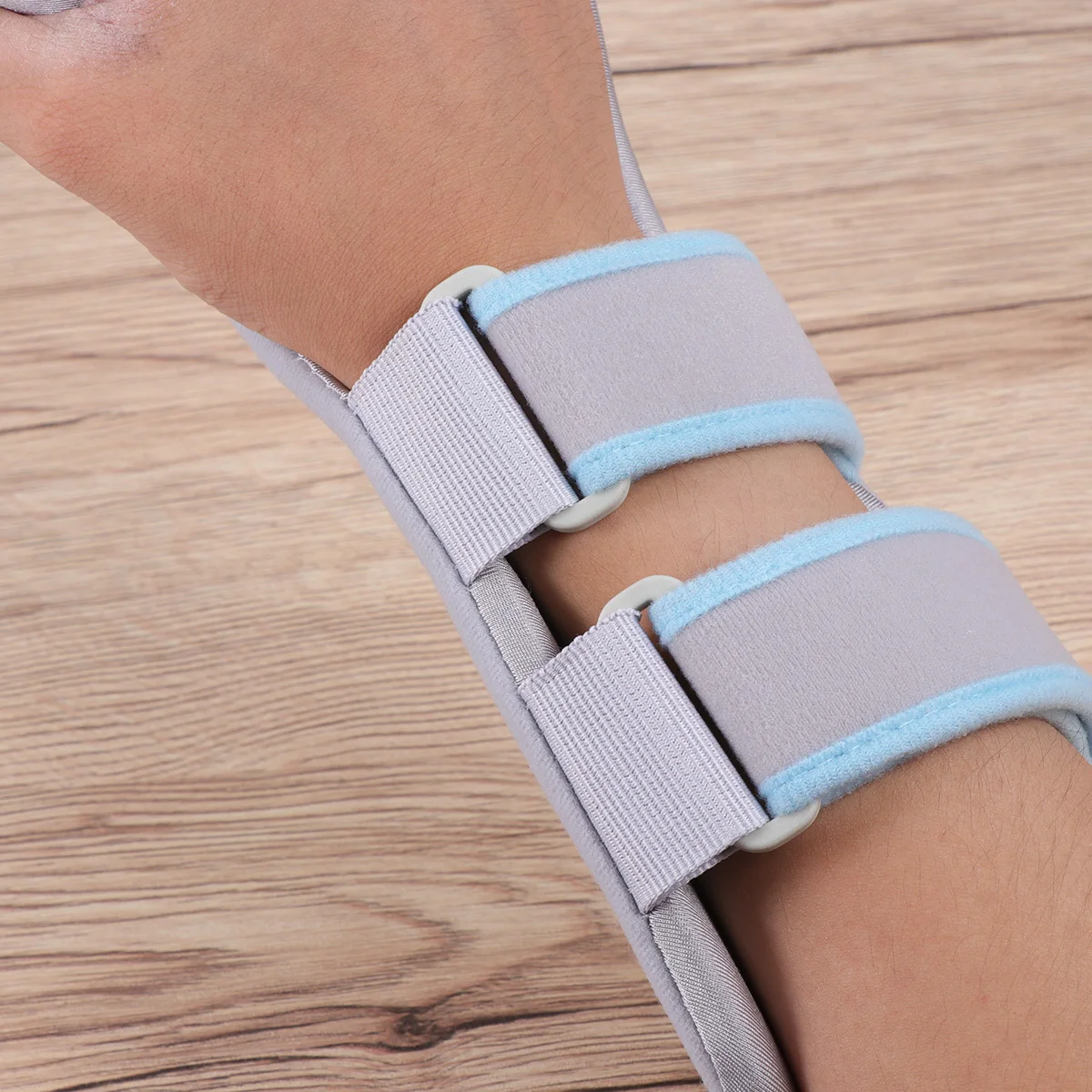 

Fracture Brace Wrist Hand Splint Support With Hook Loop Fasteners For Pain Relief Sprain Arthritis Carpal Tunnel Resting