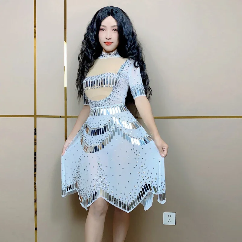 Abiti da sera da festa bianchi a maniche corte con paillettes e strass Abito da donna Festival Outfit Compleanno Festeggia il costume XS6958