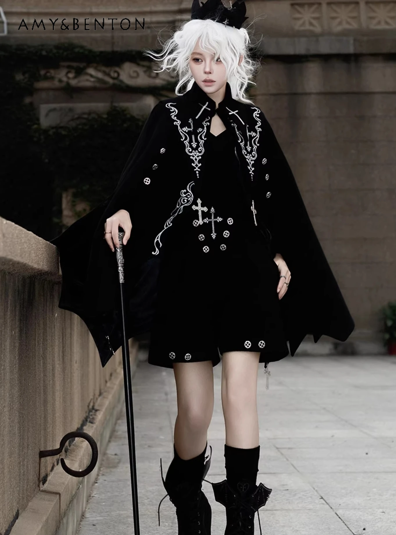 

Palace Style Retro Lolita Dark Gothic Bat Cape Coat Long Sleeve Top Shorts Three-piece Set Cosplay Stage Set Subculture Cape