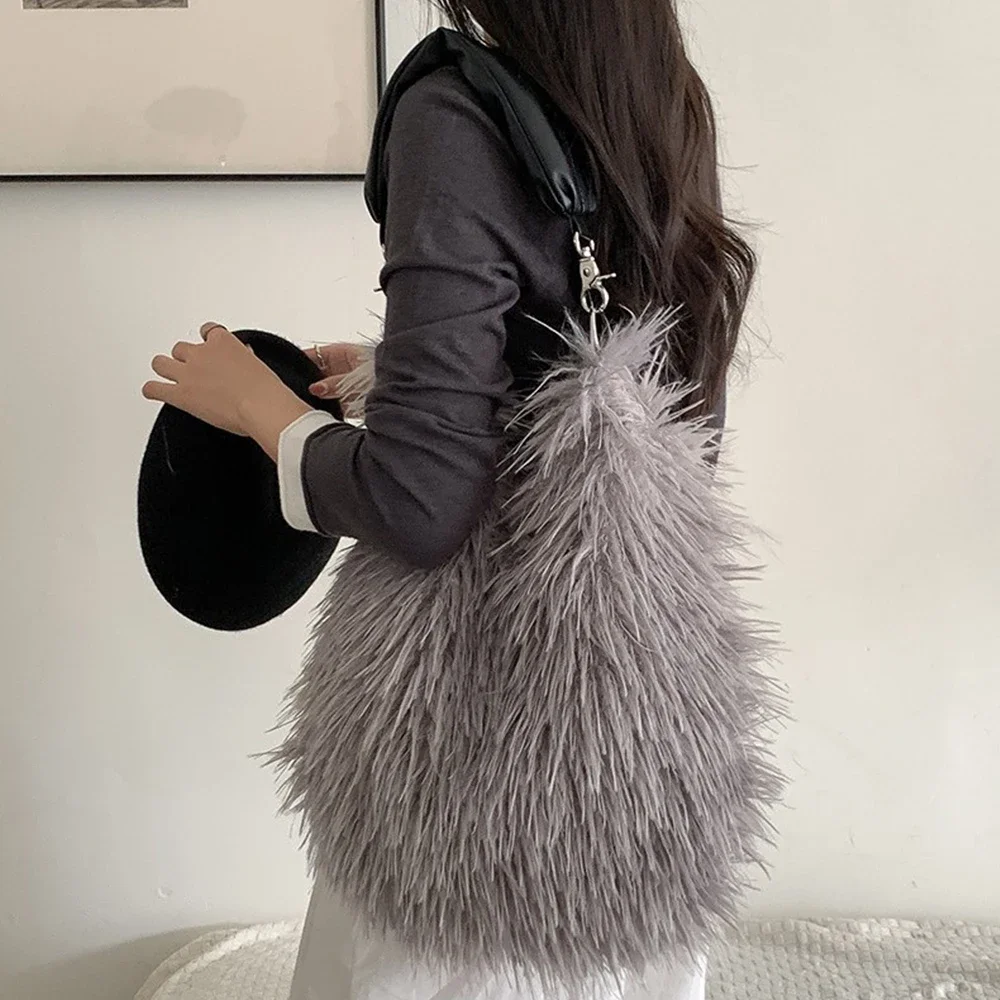 

Autumn Long Fur Shoulder Bag Half Moon Plush Tote Bags for Women Fluffy Warm Soft Handbags New Faux Fur Hobos Cloud Dumpling Bag