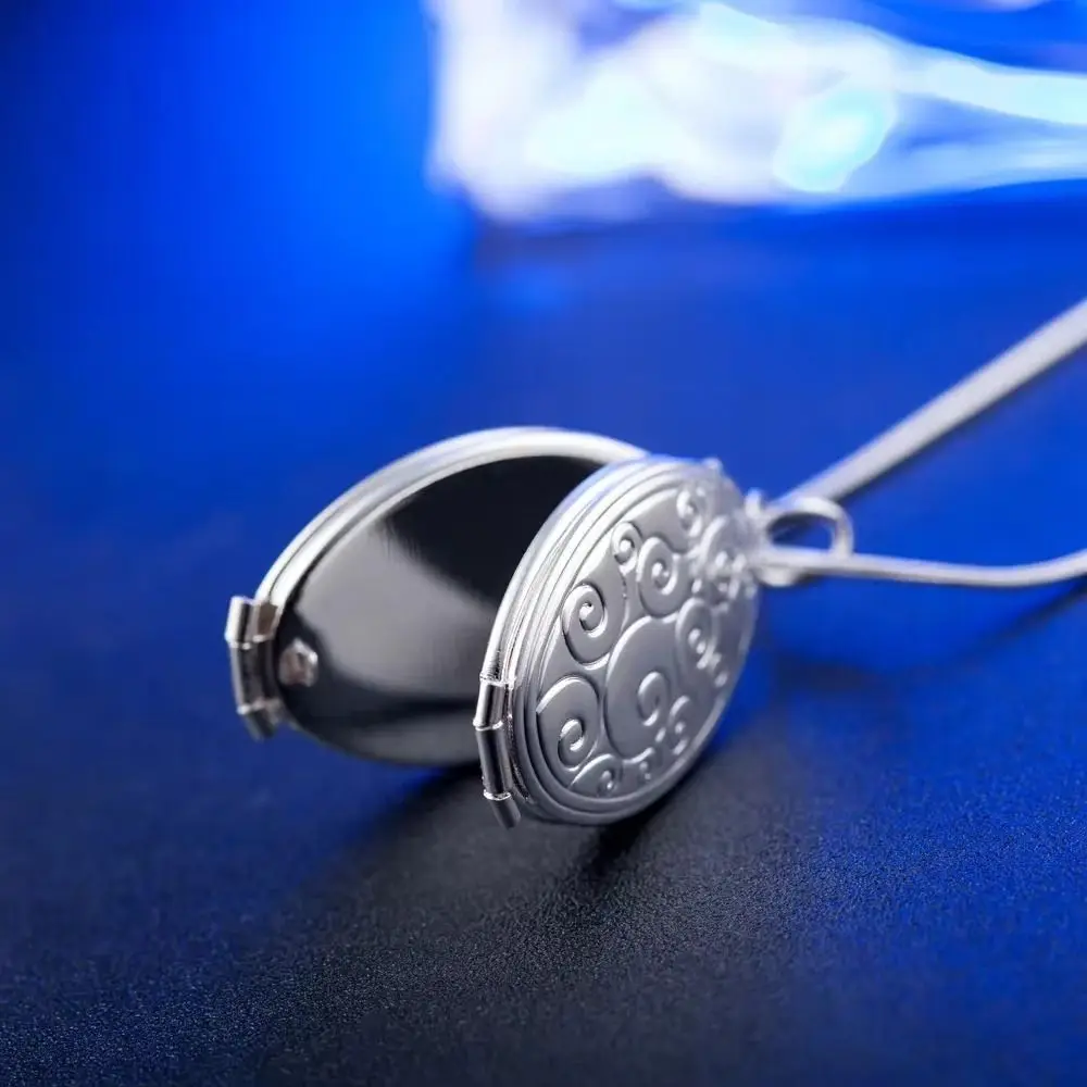 Oval Jewelry Fashion Album Box Necklaces Memory Chain 4 Photo Pendant Photo Frame Pendant Memory Floating Locket Necklace Women