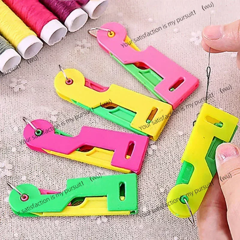 Random Color Threader Elderly Guide Needle Easy Device Convenient Automatic Sewing Needle Threader Thread Guide Tool