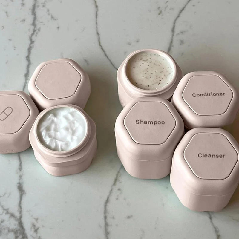 

Новый набор из 3 портативных магнитных диспенсеров для косметики: дорожные контейнеры для крема и солнцезащитного средства, органайзер для хранения