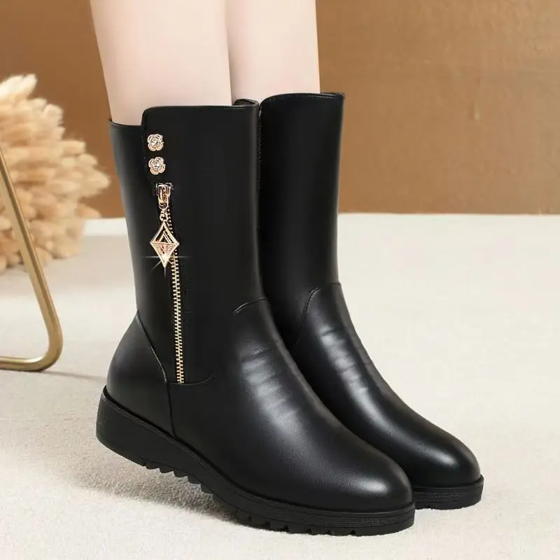 Women Autumn Winter New Flat Sole High Top Boots Soft Sole Round Toe Thicken Plush Keep Warm Middle aged Women Cotton Boots