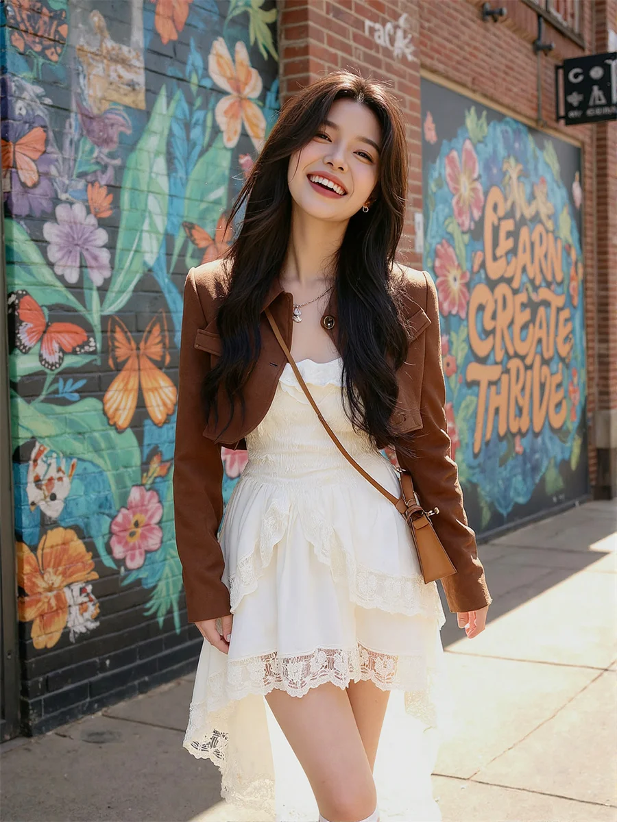 Damenkleid mit Applikation, Weiß, Sommer, Volantrand, Seidensatin, Netzstoff, Patchwork, Feenabend, besondere Anlässe, Abschlussball, Empfangsdetail