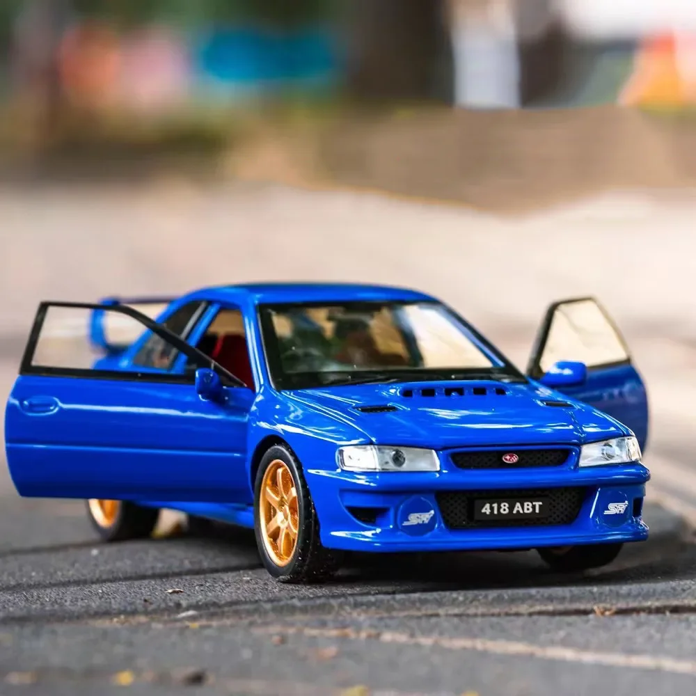 Scala 1:32 Subaru Impreza Modelli Giocattoli Auto Ruota in lega Tirare indietro Auto in miniatura Pneumatici in gomma Veicoli musicali leggeri Ragazzi Regali di Natale