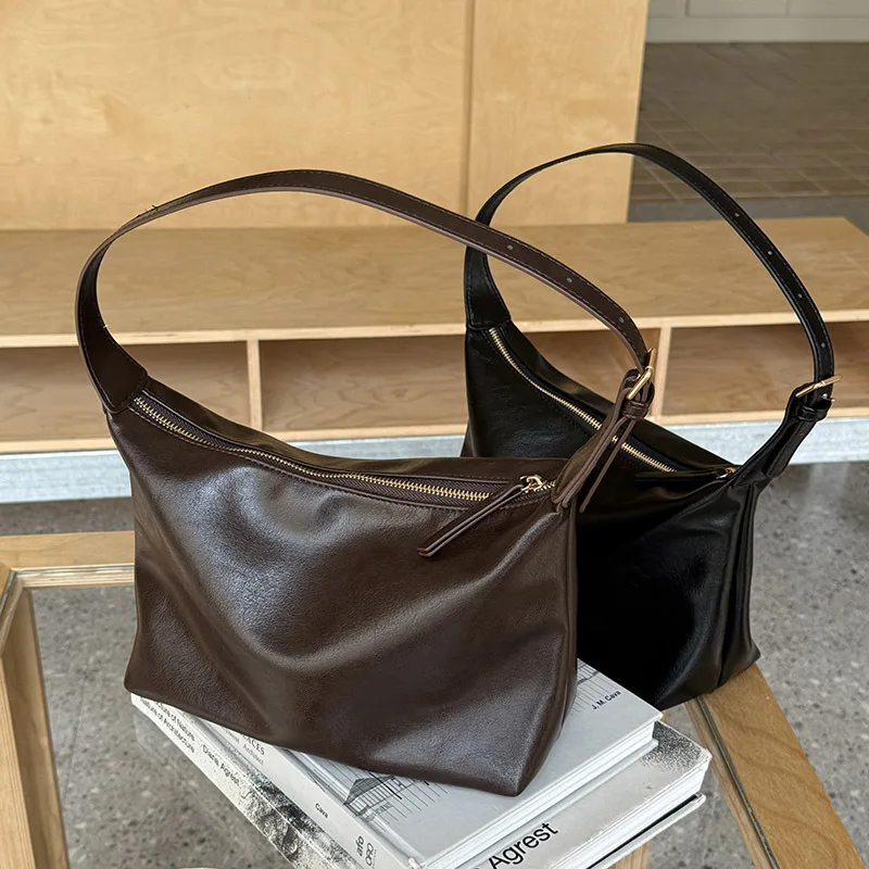 

Women Casual Single Shoulder Bags 2026 New Korean Style Large Capacity Square Totes Lady Commuter Shopping Pack Crossbody Bag