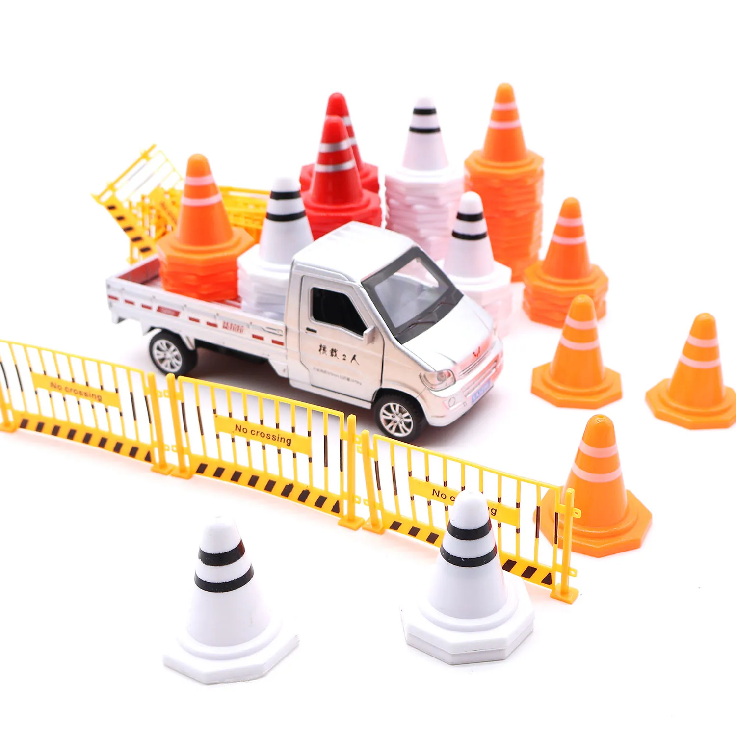 50pcs Traffic Barriers And 42pcs Cones For 1/24 RC Car Scene Decoration Parts