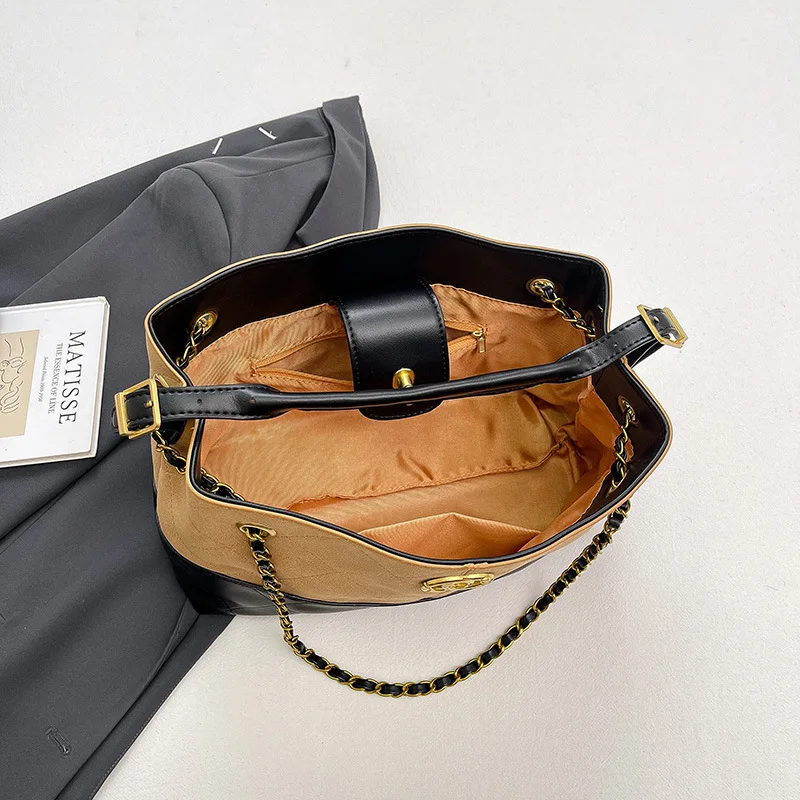 2025년 신상 빈티지 토트백 여성용 대용량 크로스바디 백 다용도 체인 스트랩 일상 출퇴근용 ​   가방