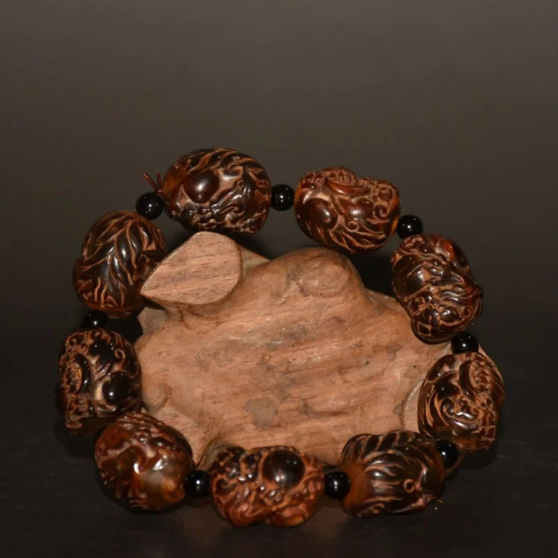 

Horn Carved Leomon Bracelet Beads Diameter 2cm Height 2.5cm Total Length 10cm Weight