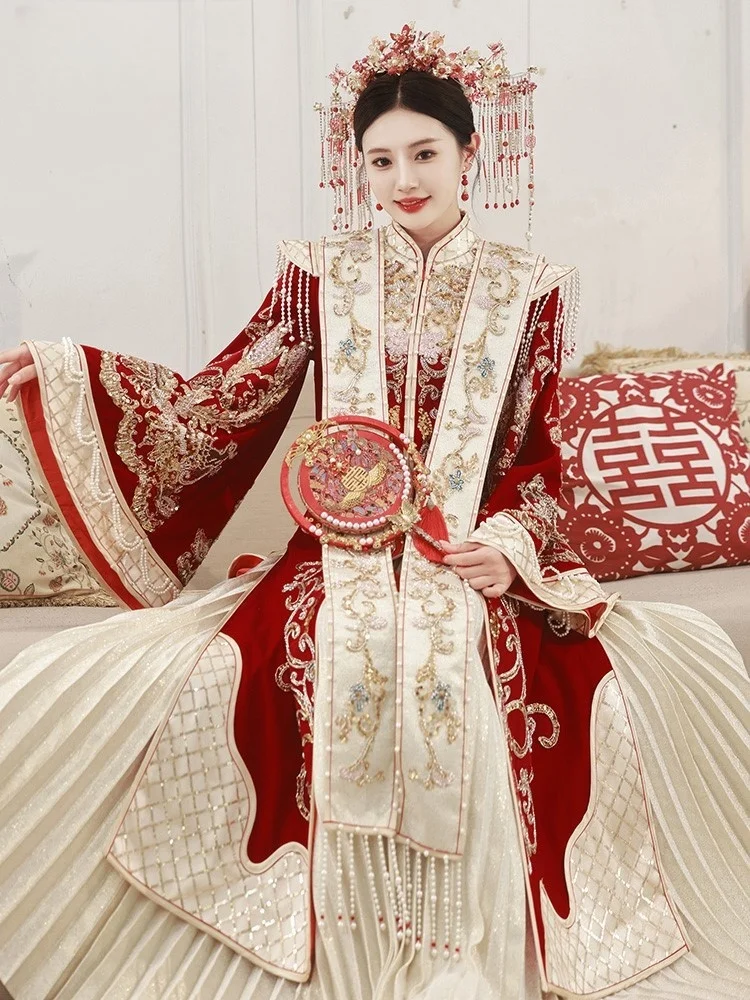 

New Chinese-style Hanfu wedding dress heavy velvet phoenix crown and red bride's