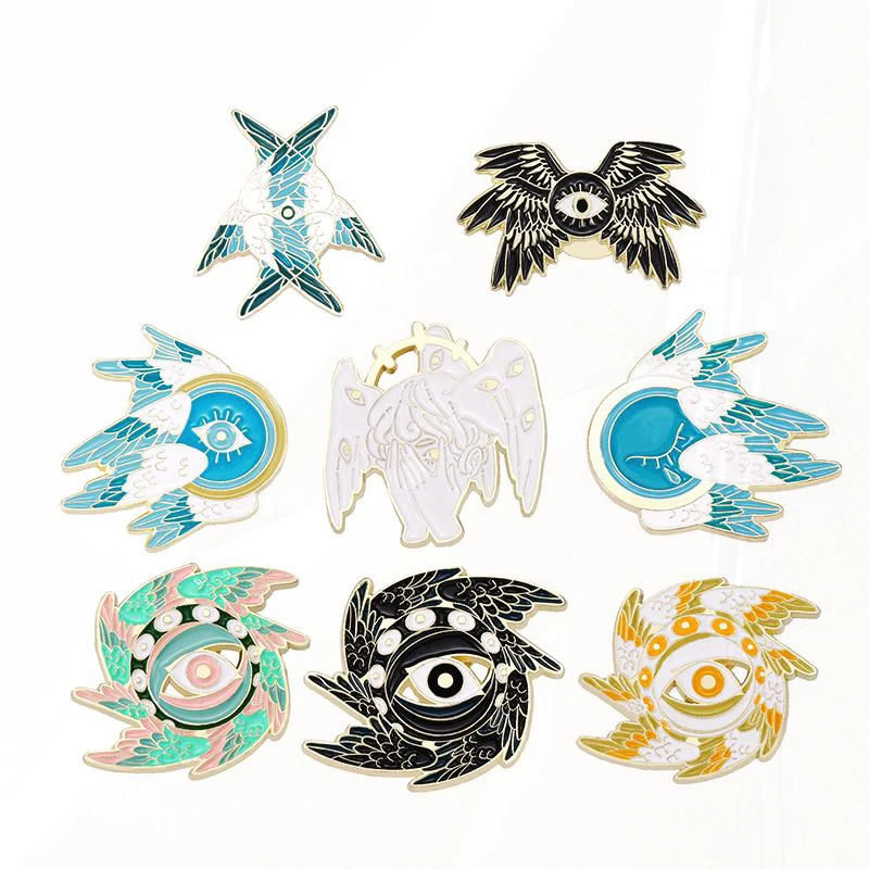 Broche de esmalte de anjo branco Emblemas de lapela personalizados Jóias engraçadas dos desenhos animados Asas de anjo puro Presente para crianças e amigos