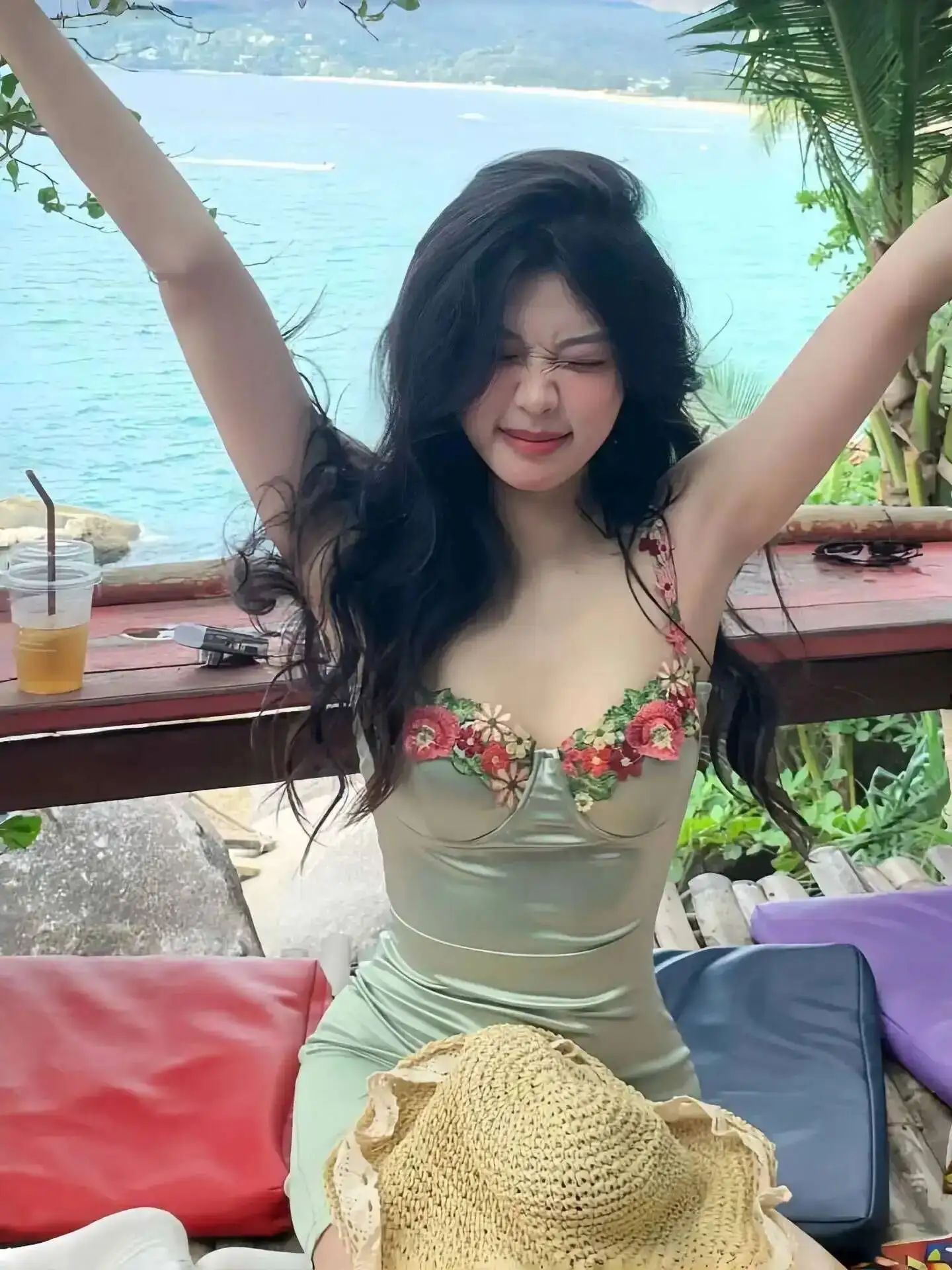 Sexy puro desejo estilo casual flor bordado vestido sem costas profundo v suspensórios sem mangas vestido elegante encantador doce jttt