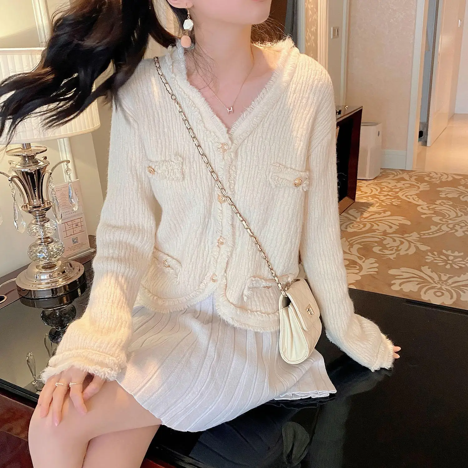 Autumn New Women\'s Small Fragrant Wind Suv Neck Long Sleeve Knitted Short Cardigan Spring Comfortable Solid Color Versatile Top