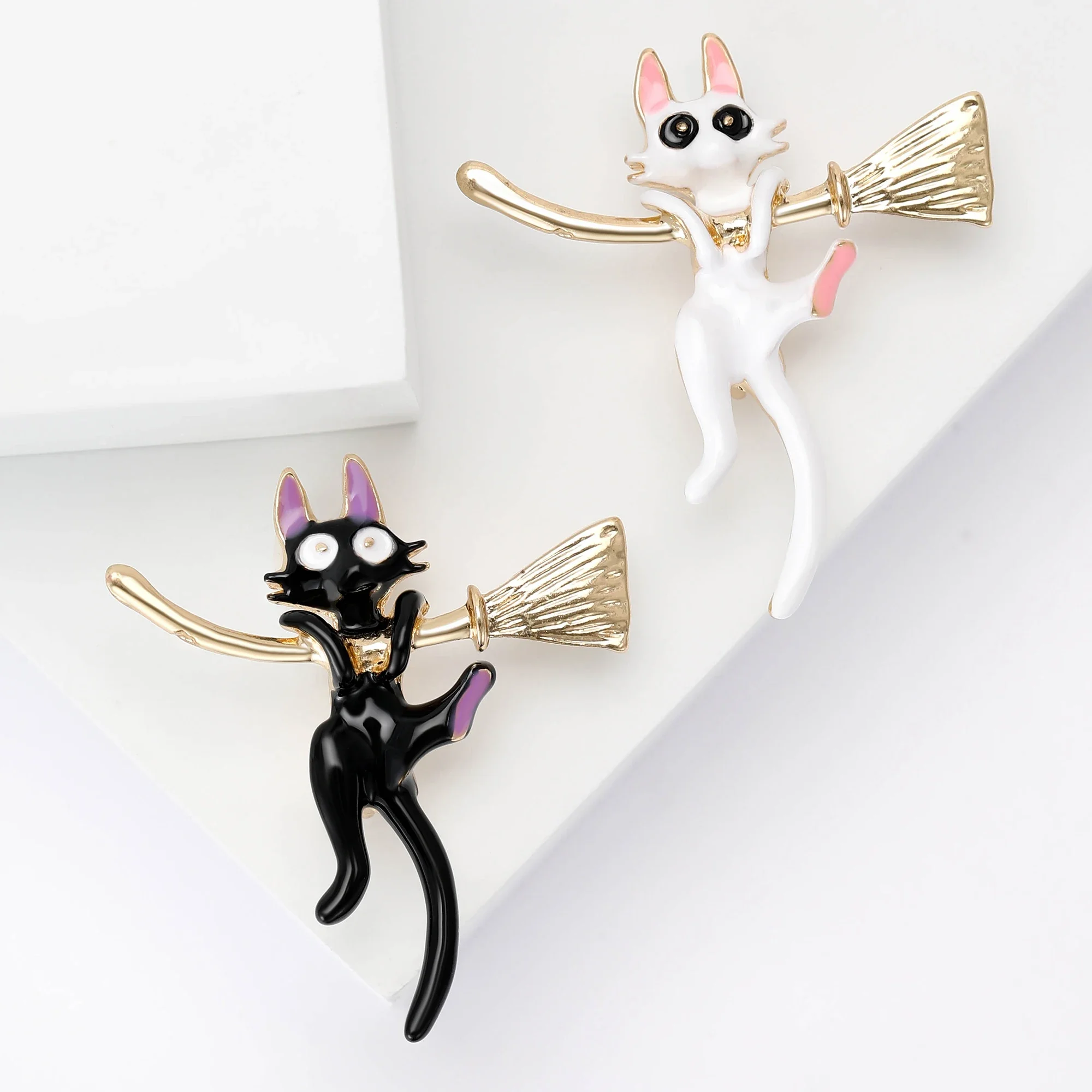 Cute Enamel Broom Cat Brooches for Women Unisex Animal Pins 2-color Available Office Party Gifts Accessories