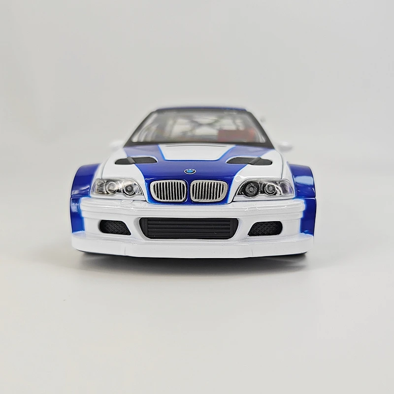 1: 24 simulation BMW M3 alloy car model, doors and engine hood, trunk can be opened has sound and lighting functions