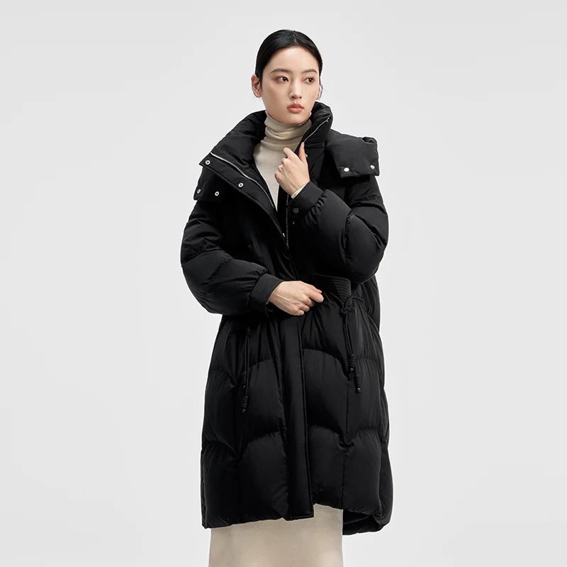 

Длинный однотонный пуховик Chericom с капюшоном, двусторонняя застежка-молния, манжеты на пуговицах, вертикальные скользящие карманы с кисточками Y308169Y