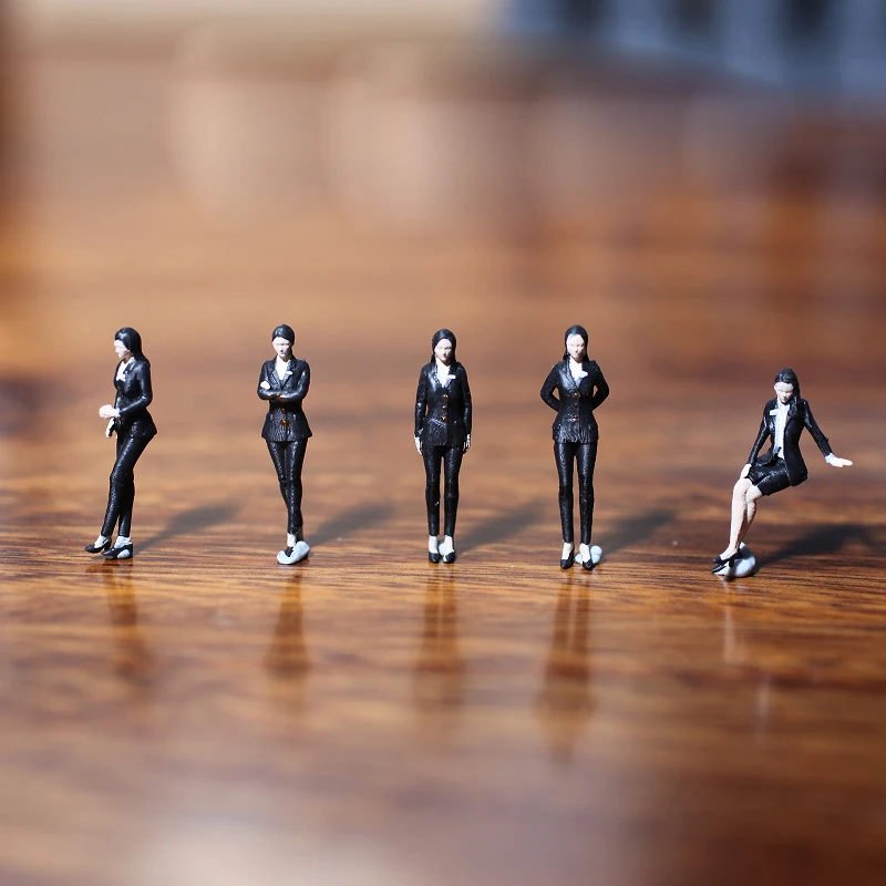 

2026 Modern Miniature 1/64 Character Shaped Doll Creative Multi Style Mini Photography Decorative Ornament Resin Doll Toy LI944