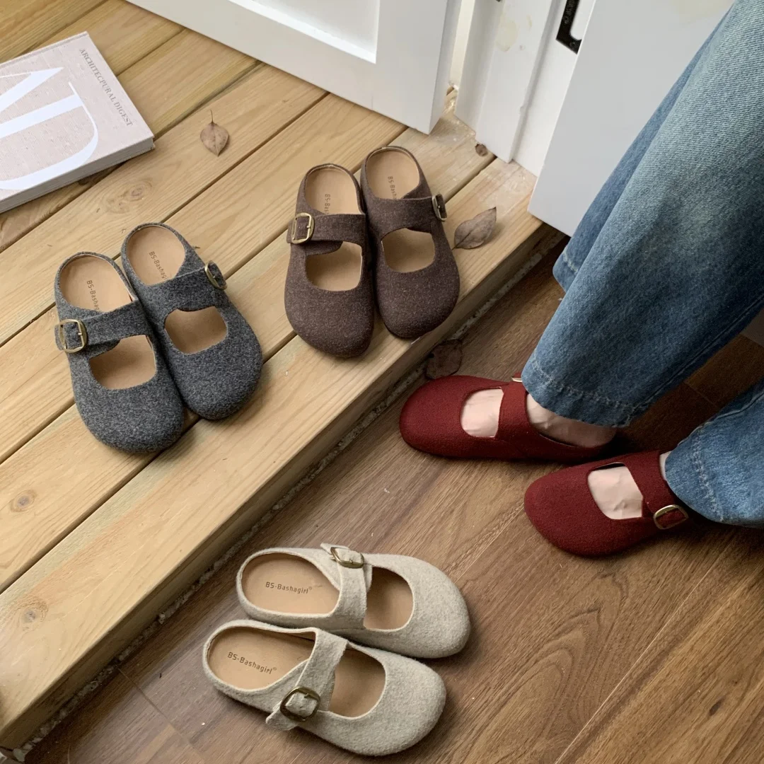 

Женская обувь без каблука на плоской платформе, мелкие меховые тапочки с пряжкой, модные шлепанцы с закрытым носком, винтажные удобные лоферы без шнуровки, повседневные