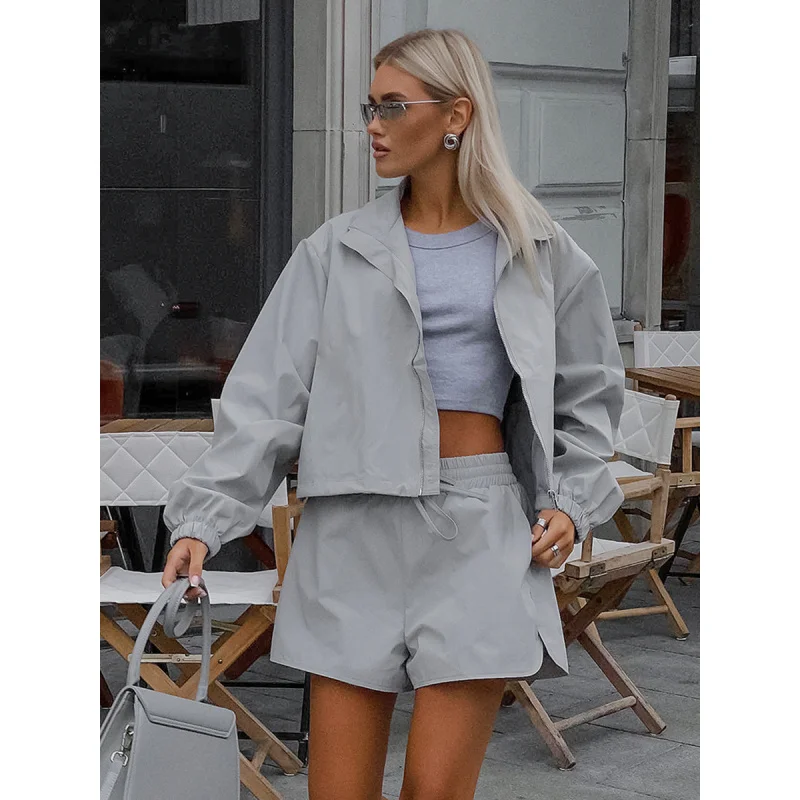 

Women's Fashion Gray Sports Windbreaker Set Loose Fit Jacket And Shorts Two-Piece Spring Clothing Design Sense