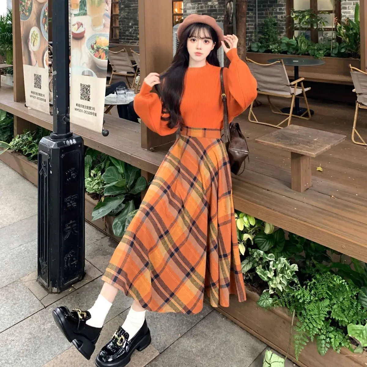 Spring and Autumn 2025 French Retro Chic Knitted Sweater High Waist Woolen Plaid Skirt Two-Piece Set