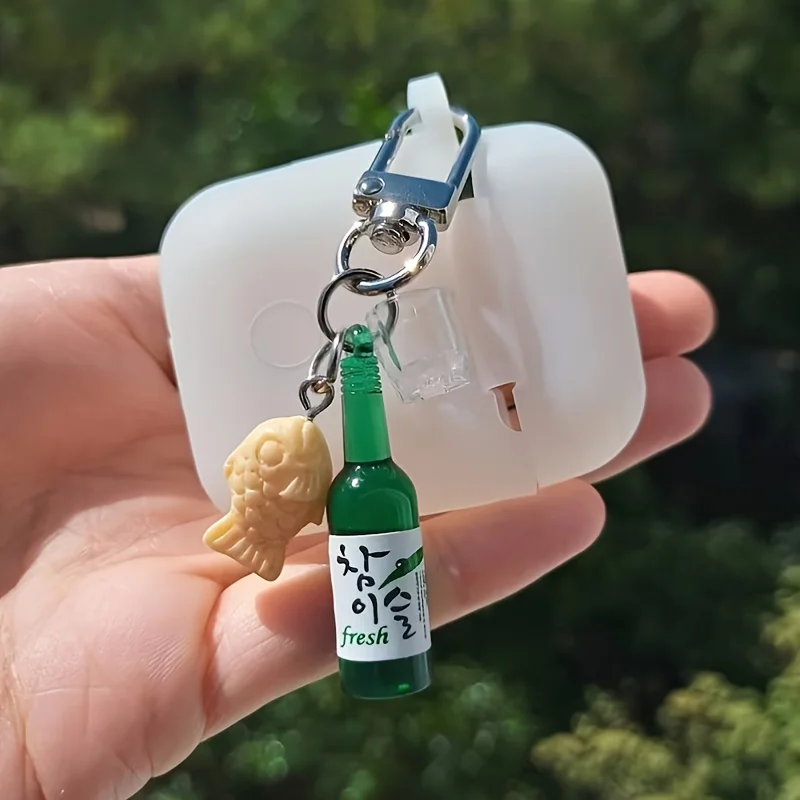 2pcs Resin Soju Bottle & Shot Glass Keychain with Fish-Shaped Bun Charm, Lobster Clasp, Decorative Ladies Keyring for Birthday
