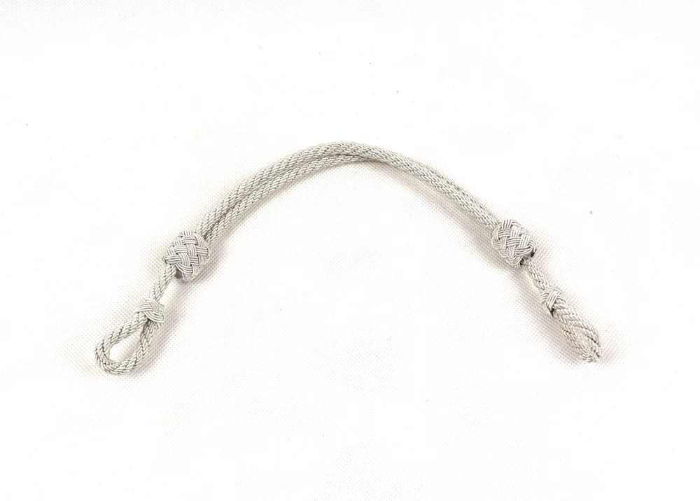 Gorro con visera plateada para oficiales alemanes, cordón para la barbilla