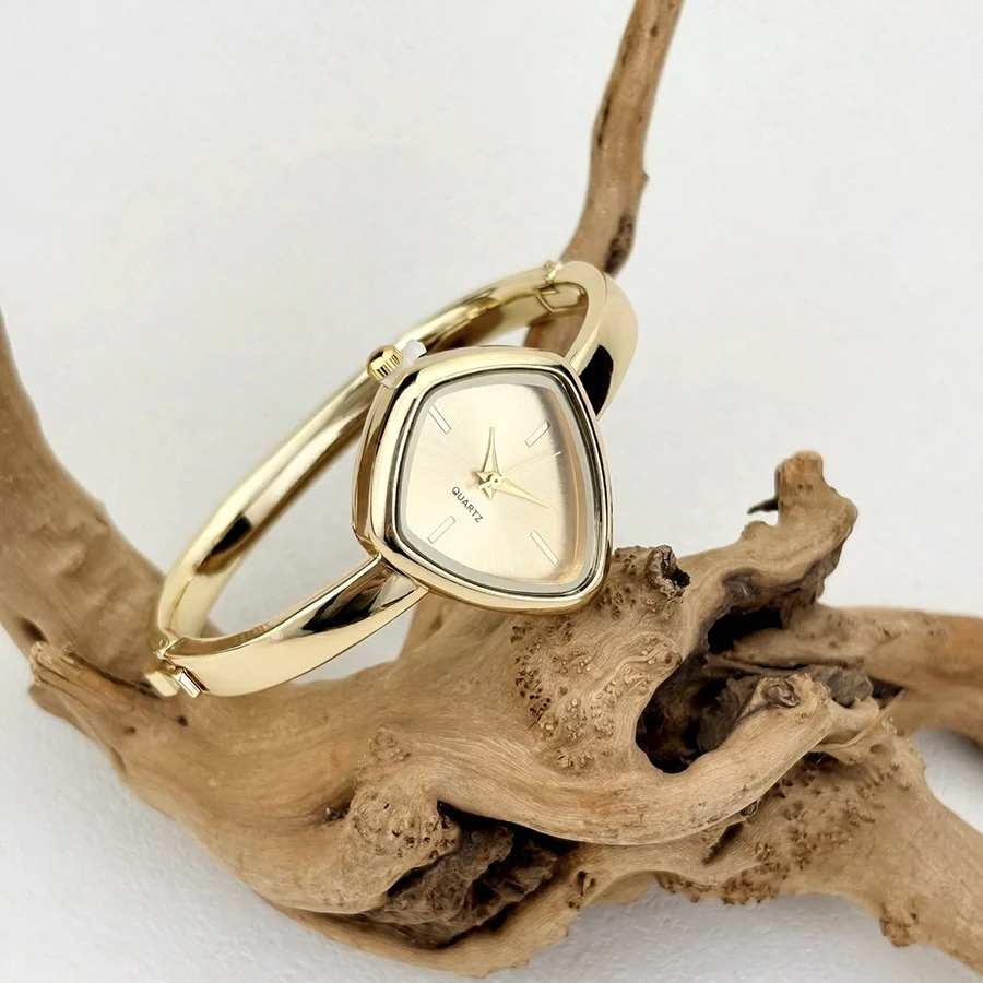 New Elegant Minimalist Lady's Watch Stylish Bracelet Design Unique Shape High Feelings Live Broadcast Cross-Border Wristwatch