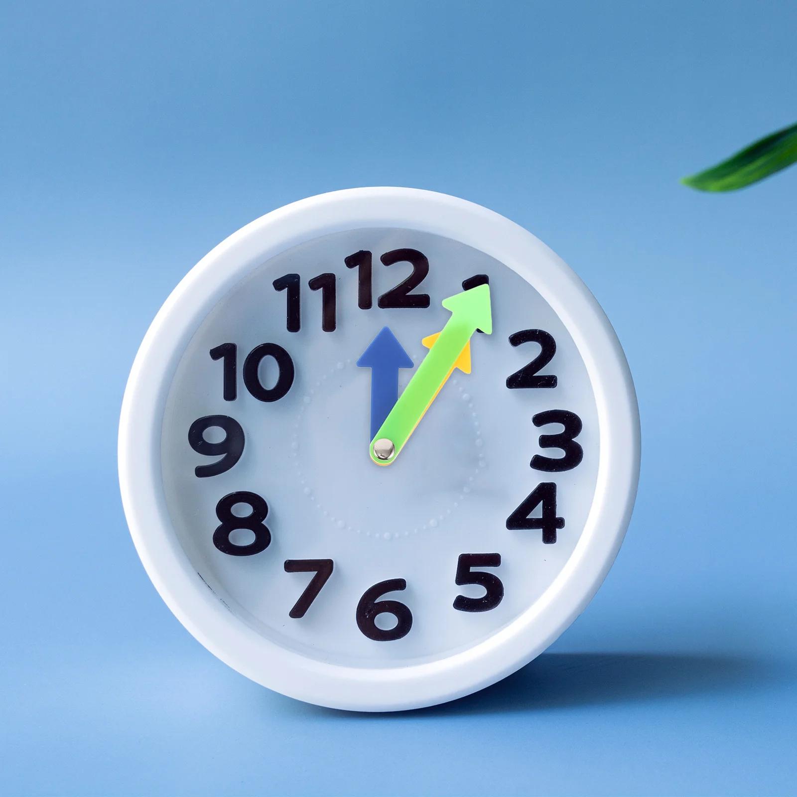 教育目的のためのプラスチック時計アクセサリー 4 個 子供向けの簡単な組み立てと正確な時間計測