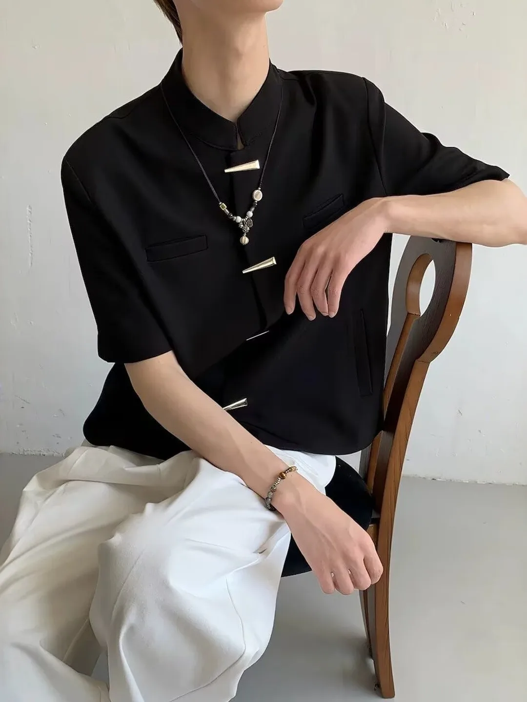 Retro Metal Button Short Sleeve Shirt For Men American Casual Fashion High Street Black Shoulder Padded Stand Collar T-shirt