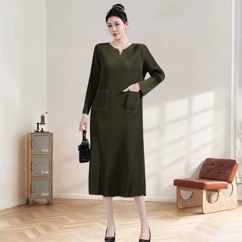 

Miyake Pleated Dress 2025 Fall New Temperament Versatile Long-sleeved Dress Loose Thin Pleated Pocket Design Women Clothing OY85