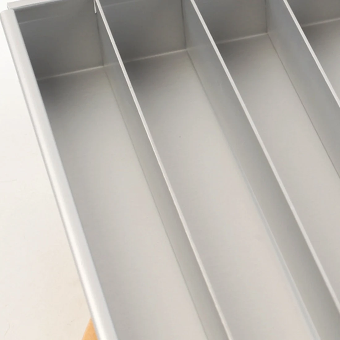 مقلاة كيك HITL Battenberg Battenberg، ألومنيوم مؤكسد بوزن تجاري، فضي B #5